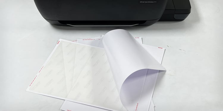 Chelín Gruñido Nota Cómo imprimir pegatinas en casa (guía paso a paso) - All Things Windows