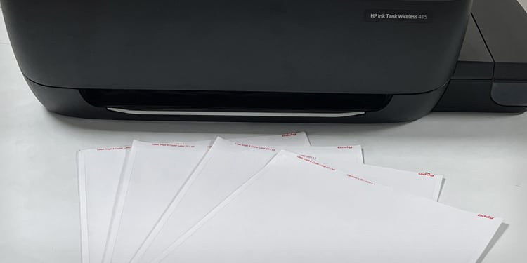Chelín Gruñido Nota Cómo imprimir pegatinas en casa (guía paso a paso) - All Things Windows